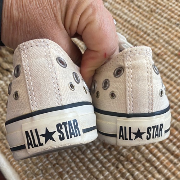 Converse Off-White Canvas Chuck Taylor Big Eyelet Sneakers sz 7 women’s - Picture 6 of 9